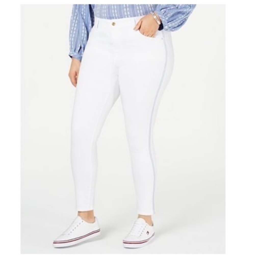 NWT Tommy Hilfiger Bedford Jeans w/ Stripe White
